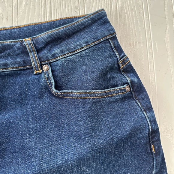 yesta medium wash knee length skirt size 14,22/24 - Picture 5 of 6